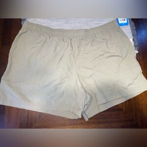 new size xl woman’s tan columbia columbia shorts